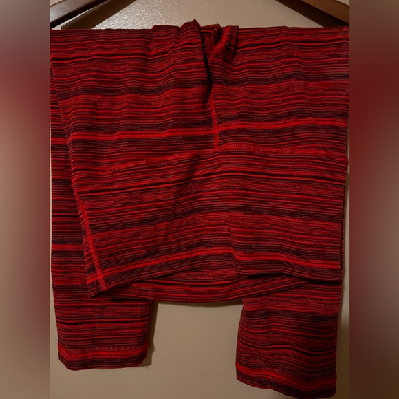 Sold Lululemon crop red leggings size 8 - Picture 3 of 5